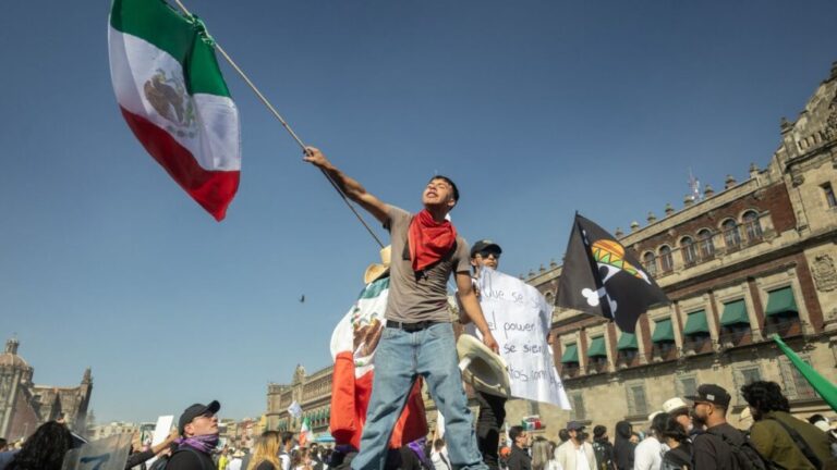 La reacción mexicana vuelve a la calle / Por René González y David Toriz
