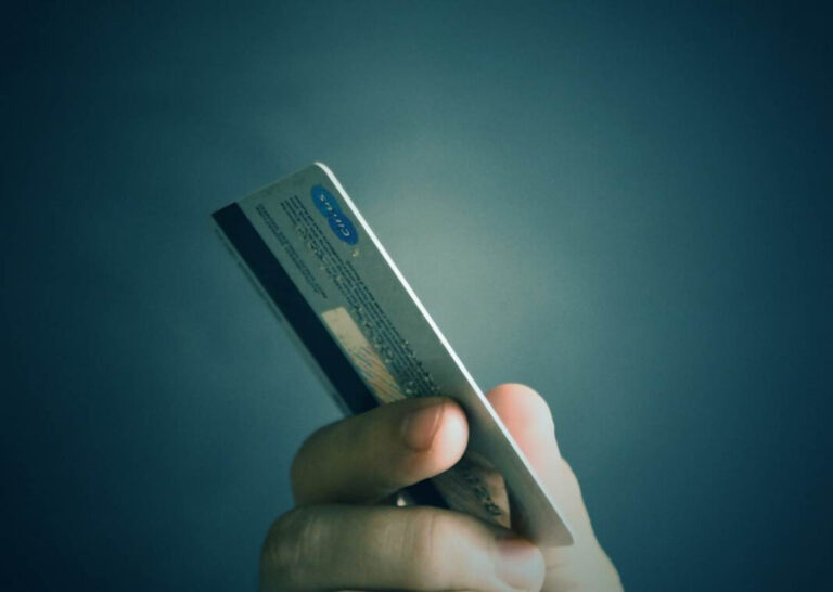 Consejos a considerar antes de solicitar una tarjeta de crédito adicional
