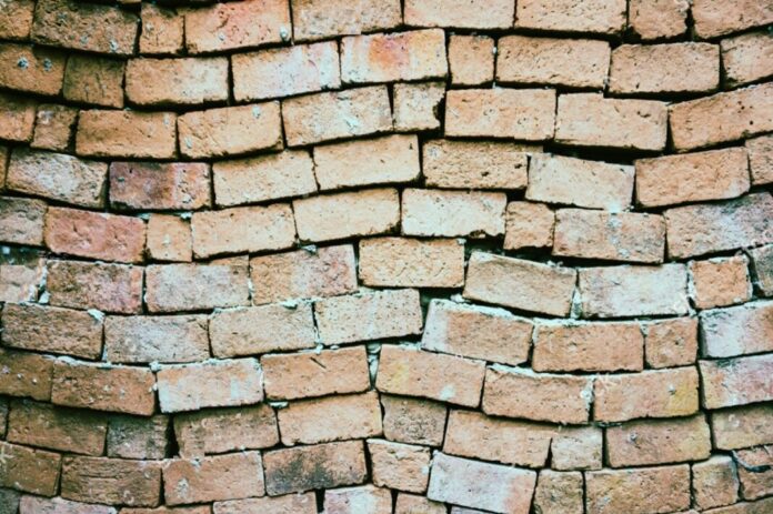 00-barda-construccion-pared-ladrillos-a-1068x711-1