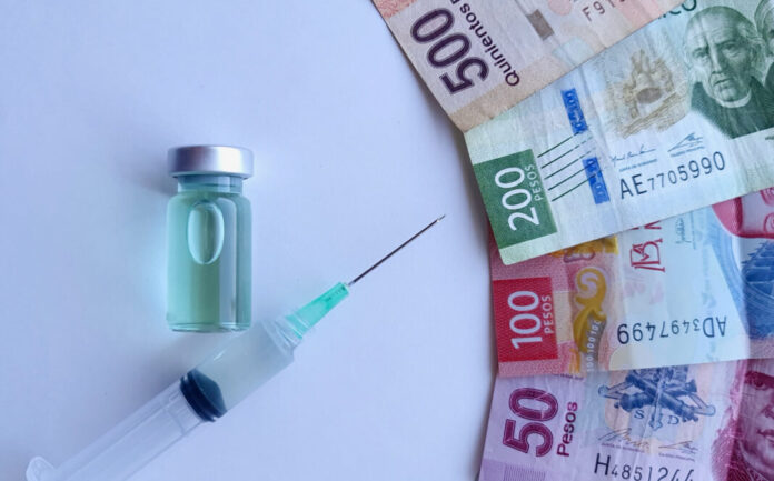 vacuna-dinero-pesos-mexicanos-istock-1298736152-1068x665-1
