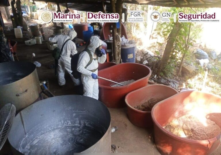 En Guerrero, Marina, SSPC y FGR desmantelan un laboratorio clandestino y aseguran 300 kilos de metanfetamina