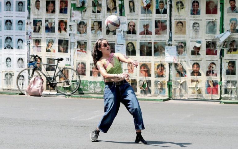 Con “cascarita”, activistas buscan visilibilizar fenómeno de desapariciones en México