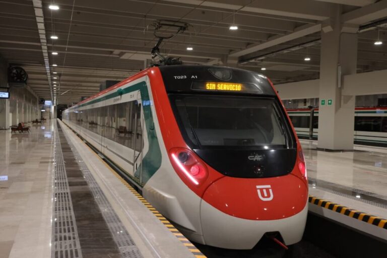 Con un profundo atraso, arranca operaciones el tren Buenavista-AIFA