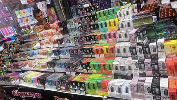 El “mercado negro”, el gran ganador en los primeros meses de prohibición del vapeo en México