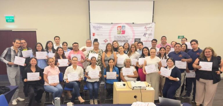 Reciben sector hotelero de Xalapa capacitación en liderazgo y atención turística
