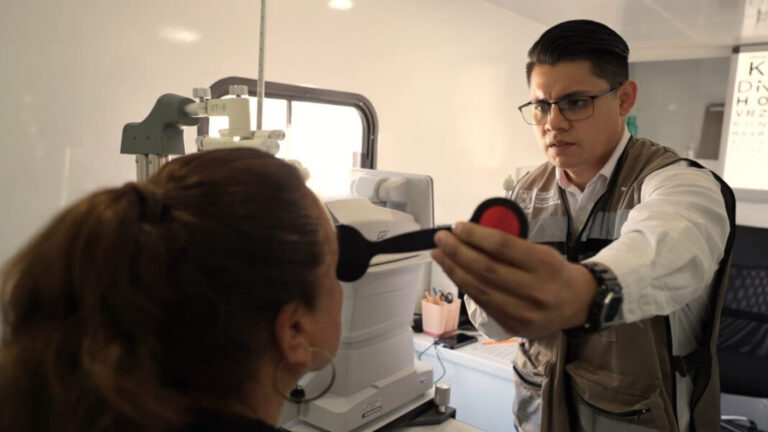 Brindan Clínicas Móviles atención gratuita en optometría y nutrición a todo Sonora