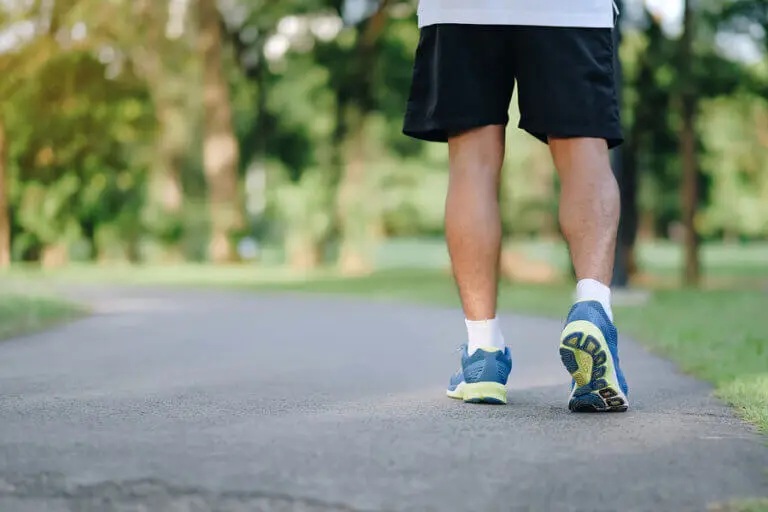 Caminar 7.000 pasos al día reduce el riesgo de enfermedades