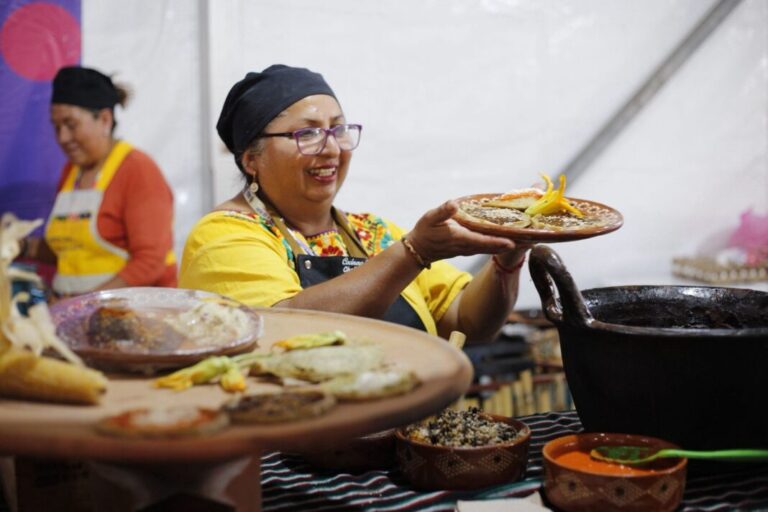 Cocineras tradicionales, presentes en la Feria Puebla 2026