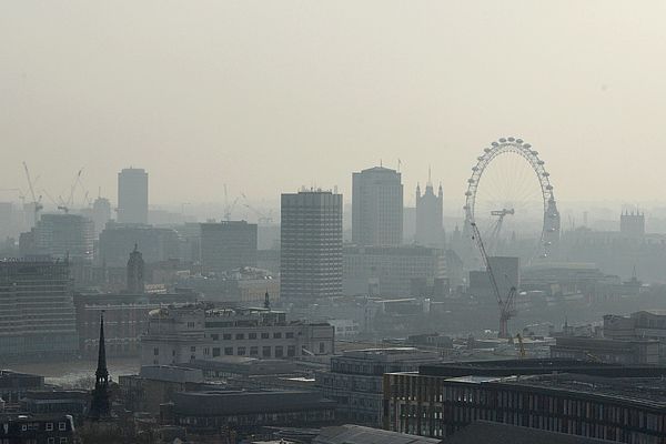 La contaminación atmosférica causa más de 146 mil muertes prematuras anuales en Europa