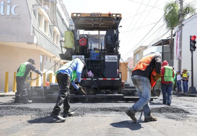Realizan en Puebla mantenimiento de vialidades